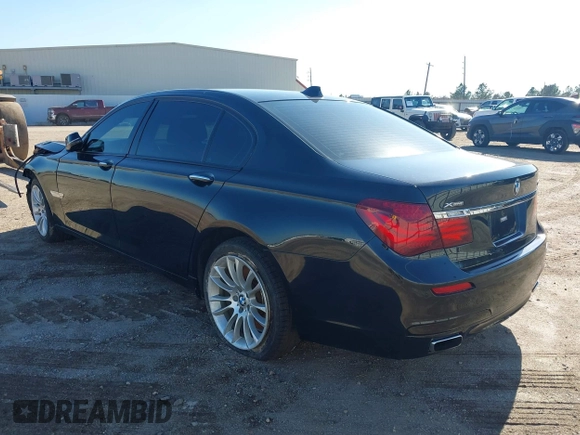 2015 BMW 7 Series 750Li xDrive with VIN WBAYF8C59FD655120, listed as a IAAI auction lot 41315152 with 82,244 mi miles and . Bid and sale history available at carsss.com. Image 3.