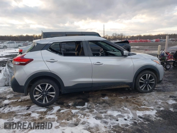 2019 Nissan Kicks SV with VIN 3N1CP5CU9KL508657, listed as a IAAI auction lot 41321427 with 137,402 mi miles. Bid and sale history available at carsss.com. Image 13.