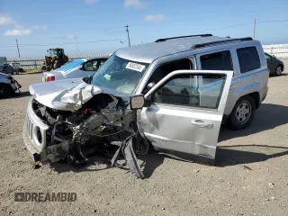2014 Jeep Patriot Sport z VIN 1C4NJPBA9ED545082, wystawiony jako Copart lot #56802345 z przebiegiem Nie podano mil oraz Szkoda całkowita • Salvage title. Historia ofert i sprzedaży dostępna na DreamBid. Obrazek 1.