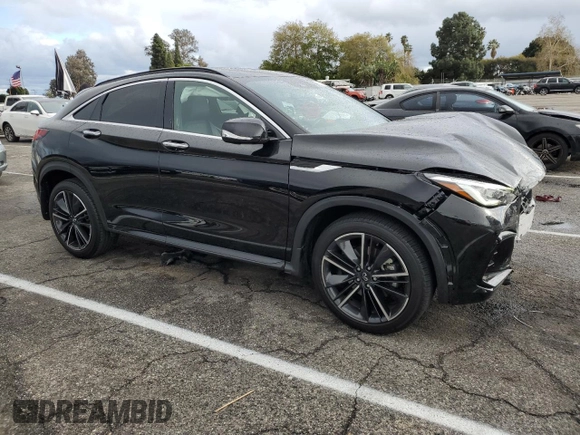 2022 Infiniti QX55 Essential z VIN 3PCAJ5K32NF102589, wystawiony jako Copart lot #42563363 z przebiegiem 5252 mil mil oraz . Historia ofert i sprzedaży dostępna na DreamBid. Obrazek 4.