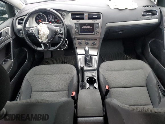 2017 Volkswagen Golf S z VIN 3VWC17AU0HM528910, wystawiony jako Copart lot #55640795 z przebiegiem 67 837 mil mil oraz Szkoda całkowita • Salvage title. Historia ofert i sprzedaży dostępna na DreamBid. Obrazek 8.