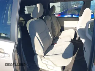 2017 Toyota Sienna LE Auto Access Seat with VIN 5TDKZ3DC5HS786195, listed as a IAAI auction lot 41829226 with 138,047 mi miles. Bid and sale history available at carsss.com. Image 8.