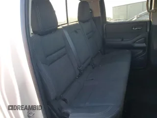 2022 Nissan Frontier SV z VIN 1N6ED1FJ6NN607236, wystawiony jako Copart lot #46663385 z przebiegiem 18 347 mil mil oraz Szkoda całkowita • Salvage title. Historia ofert i sprzedaży dostępna na DreamBid. Obrazek 10.