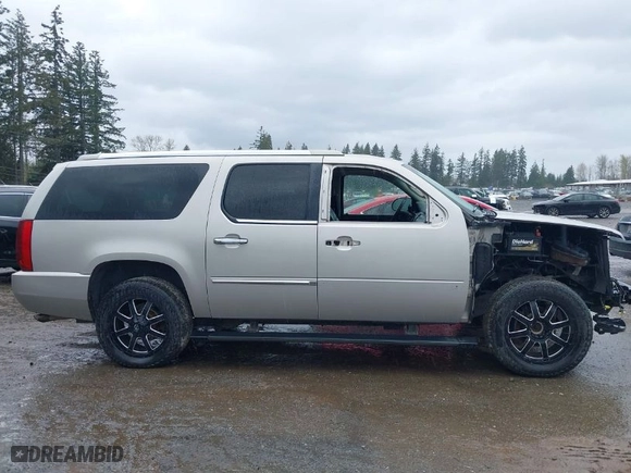 2008 Cadillac Escalade ESV with VIN 1GYFK668X8R111368, listed as a IAAI auction lot 41891439 with 190,293 mi miles. Bid and sale history available at carsss.com. Image 14.