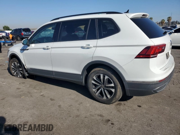 2022 Volkswagen Tiguan S with VIN 3VV1B7AXXNM120171, listed as a Copart auction lot 55880305 with 49,830 mi miles and Salvage title. Bid and sale history available at DreamBid. Image 2.