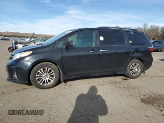 2018 Toyota Sienna XLE Auto Access Seat with VIN 5TDYZ3DC3JS945828, listed as a Copart auction lot 87716365 with 282,364 mi miles and Clean Title. Bid and sale history available at carsss.com. Image 1.