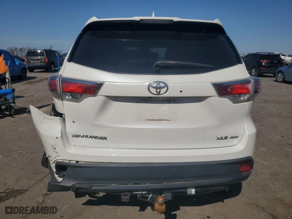 2015 Toyota Highlander XLE with VIN 5TDJKRFH1FS200598, listed as a Copart auction lot 48553115 with 204,528 mi miles and Salvage Title. Bid and sale history available at carsss.com. Image 6.