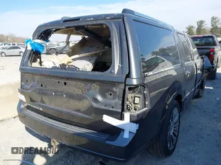 2015 Lincoln Navigator z VIN 5LMJJ3JT3FEJ09214, wystawiony jako IAAI lot #41682213 z przebiegiem 133 997 mil mil oraz . Historia ofert i sprzedaży dostępna na DreamBid. Obrazek 20.
