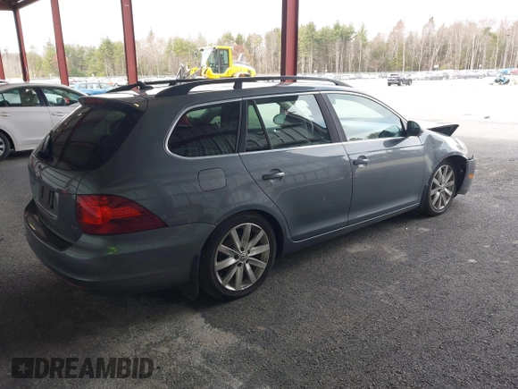 2014 Volkswagen Jetta TDI w/Sunroof & Nav с VIN 3VWPL7AJ8EM613037, выставлен на аукционе IAAI как лот 41943616 с пробегом 134 099 миль миль и . История ставок и продаж доступна на DreamBid. Изображение 4.
