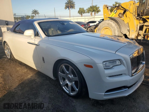 2018 Rolls-Royce Dawn z VIN SCA666D5XJU107625, wystawiony jako Copart lot #84906594 z przebiegiem Nie podano mil oraz Nie do naprawy • Non repairable. Historia ofert i sprzedaży dostępna na DreamBid. Obrazek 4.