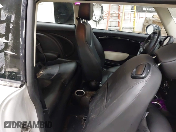 2013 MINI Hardtop with VIN WMWSU3C51DT374317, listed as a IAAI auction lot 41447518 with 142,943 mi miles and . Bid and sale history available at DreamBid. Image 8.
