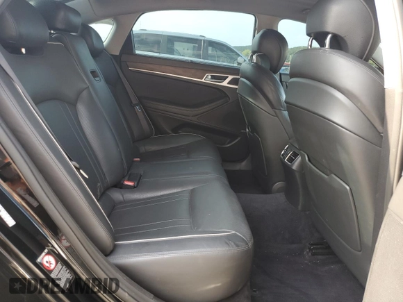 2015 Hyundai Genesis 3.8L with VIN KMHGN4JE3FU071370, listed as a Copart auction lot 68129914 with 131,112 mi miles and Salvage Title. Bid and sale history available at carsss.com. Image 10.