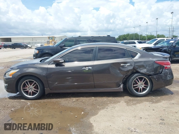 2013 Nissan Altima SV with VIN 1N4AL3AP8DN578581, listed as a IAAI auction lot 42705302 with 107,769 mi miles and . Bid and sale history available at DreamBid. Image 14.
