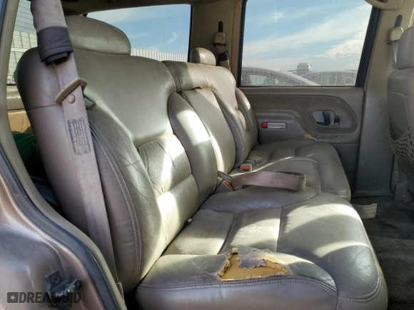 1996 Chevrolet Tahoe Limited with VIN 1GNEC13R9TJ379583, listed as a Copart auction lot 81978964 with 308,812 mi miles and Salvage Title. Bid and sale history available at carsss.com. Image 11.