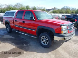 2003 Chevrolet Silverado 1500HD LS z VIN 1GCGK13U03F179543, wystawiony jako IAAI lot #42118862 z przebiegiem 118 128 mil mil oraz . Historia ofert i sprzedaży dostępna na DreamBid. Obrazek 1.