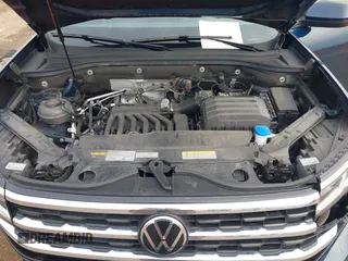 2023 Volkswagen Atlas SE z VIN 1V2KR2CA8PC504298, wystawiony jako IAAI lot #41234957 z przebiegiem 34 762 mil mil oraz . Historia ofert i sprzedaży dostępna na DreamBid. Obrazek 10.