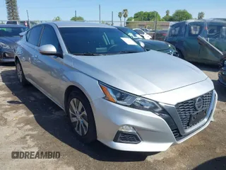 2020 Nissan Altima 2.5 S with VIN 1N4BL4BV5LC167625, listed as a IAAI auction lot 41964520 with 77,751 mi miles. Bid and sale history available at carsss.com. Image 1.