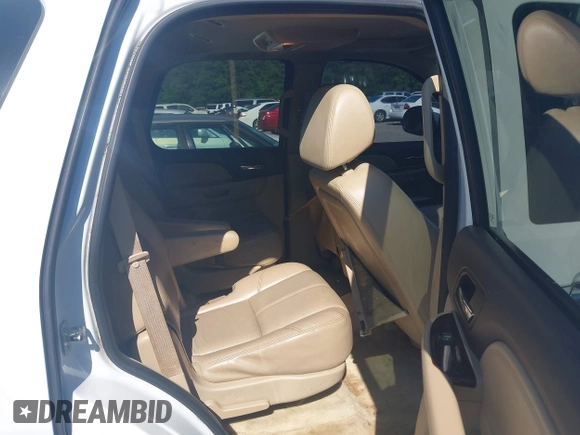 2008 GMC Yukon Denali z VIN 1GKFK63848J230708, wystawiony jako IAAI lot #42175206 z przebiegiem 208 589 mil mil oraz . Historia ofert i sprzedaży dostępna na DreamBid. Obrazek 8.