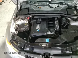 2008 BMW 3 Series 328xi z VIN WBAVT73518FZ38043, wystawiony jako Copart lot #87299494 z przebiegiem 174 456 mil mil oraz Szkoda całkowita • Salvage title. Historia ofert i sprzedaży dostępna na DreamBid. Obrazek 13.