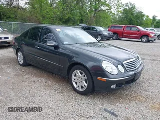 2003 Mercedes-Benz E 320 z VIN WDBUF65JX3X110942, wystawiony jako IAAI lot #42254448 z przebiegiem 79 973 mil mil oraz . Historia ofert i sprzedaży dostępna na DreamBid. Obrazek 1.