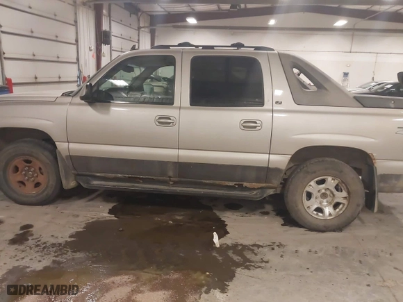 2006 Chevrolet Avalanche Z71 with VIN 3GNEK12Z46G244604, listed as a IAAI auction lot 41200313 with 140,232 mi miles. Bid and sale history available at carsss.com. Image 14.