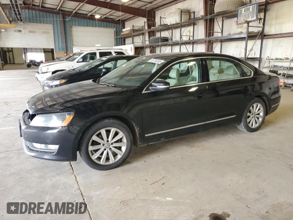 2013 Volkswagen Passat SEL Premium z VIN 1VWCH7A32DC046888, wystawiony jako Copart lot #55735385 z przebiegiem 265 379 mil mil oraz Czysty tytuł • Clean title. Historia ofert i sprzedaży dostępna na DreamBid. Obrazek 1.