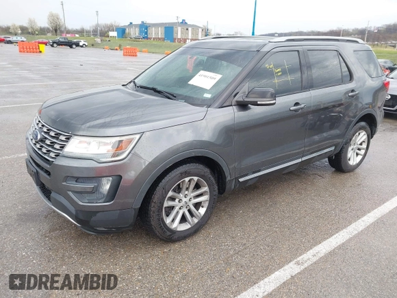 2016 Ford Explorer XLT with VIN 1FM5K7D87GGB32338, listed as a IAAI auction lot 41901509 with 89,304 mi miles. Bid and sale history available at carsss.com. Image 2.