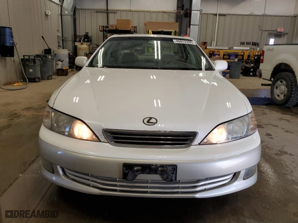 2001 Lexus ES 300 with VIN JT8BF28G710320436, listed as a Copart auction lot 46912265 with 207,842 mi miles and Clean Title. Bid and sale history available at carsss.com. Image 5.