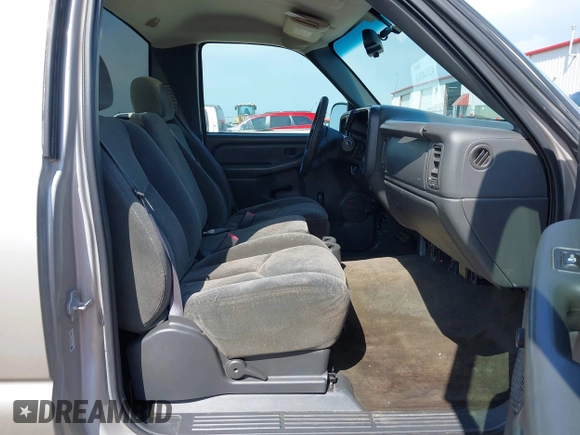 2004 Chevrolet Silverado 1500 Work Truck with VIN 1GCEC14X54Z233870, listed as a IAAI auction lot 42114163 with 236,226 mi miles. Bid and sale history available at carsss.com. Image 5.