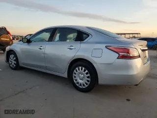 2015 Nissan Altima 2.5 with VIN 1N4AL3AP1FC240552, listed as a Copart auction lot 88729865 with 389,420 mi miles and Clean Title. Bid and sale history available at carsss.com. Image 2.