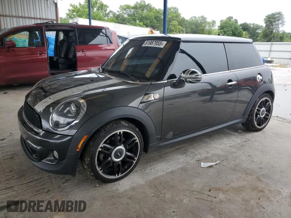 2013 MINI Hardtop S with VIN WMWSV3C5XDT391498, listed as a Copart auction lot 61987955 with 106,189 mi miles and Clean title. Bid and sale history available at DreamBid. Image 1.