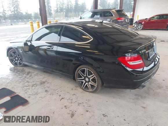 2014 Mercedes-Benz C 250 с VIN WDDGJ4HBXEG169195, выставлен на аукционе IAAI как лот 42013848 с пробегом 95 345 миль миль и . История ставок и продаж доступна на DreamBid. Изображение 3.