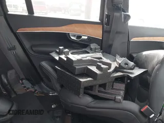 2024 Volvo XC90 Plus Bright Theme с VIN YV4062PE4R1221441, выставлен на аукционе IAAI как лот 42082396 с пробегом 19 290 миль миль и . История ставок и продаж доступна на DreamBid. Изображение 13.