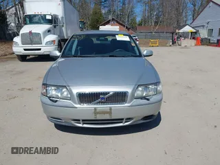 2000 Volvo S80 with VIN YV1TS94D3Y1113398, listed as a IAAI auction lot 42062279 with 112,752 mi miles. Bid and sale history available at carsss.com. Image 13.