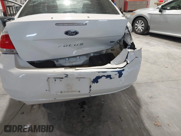 2010 Ford Focus SE with VIN 1FAHP3FN3AW190237, listed as a IAAI auction lot 42039390 with 338,458 mi miles. Bid and sale history available at carsss.com. Image 6.
