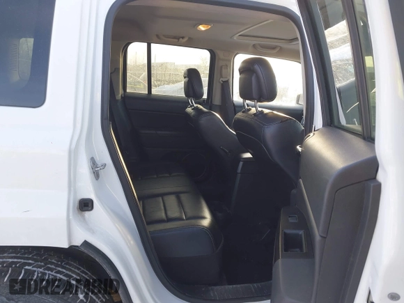 2016 Jeep Patriot Latitude with VIN 1C4NJPFA5GD621054, listed as a IAAI auction lot 41607714 with 118,625 mi miles and . Bid and sale history available at DreamBid. Image 8.