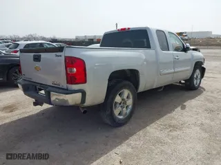 2011 Chevrolet Silverado 1500 LT with VIN 1GCRCSE05BZ117820, listed as a IAAI auction lot 41722434 with 162,365 mi miles. Bid and sale history available at carsss.com. Image 4.