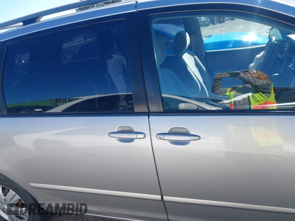 2007 Toyota Sienna CE with VIN 5TDZK23CX7S041018, listed as a IAAI auction lot 41838454 with 249,644 mi miles. Bid and sale history available at carsss.com. Image 14.