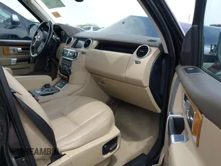 2016 Land Rover LR4 HSE с VIN SALAG2V66GA833808, выставлен на аукционе IAAI как лот 40630890 с пробегом 72 639 миль миль и . История ставок и продаж доступна на DreamBid. Изображение 5.