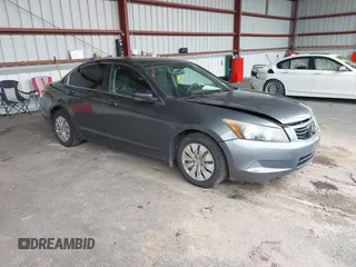 2010 Honda Accord LX z VIN 1HGCP2F35AA060889, wystawiony jako IAAI lot #42376197 z przebiegiem 154 358 mil mil oraz . Historia ofert i sprzedaży dostępna na DreamBid. Obrazek 1.