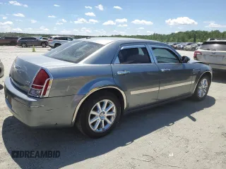 2007 Chrysler 300 Touring z VIN 2C3KA53G07H833643, wystawiony jako Copart lot #56048745 z przebiegiem 191 871 mil mil oraz Szkoda całkowita • Salvage title. Historia ofert i sprzedaży dostępna na DreamBid. Obrazek 3.