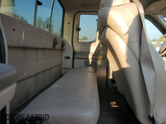 2001 Ford Super Duty F-250 XL with VIN 1FTNX21S01EC46290, listed as a Copart auction lot 71470684 with 124,897 mi miles and Clean Title. Bid and sale history available at carsss.com. Image 10.