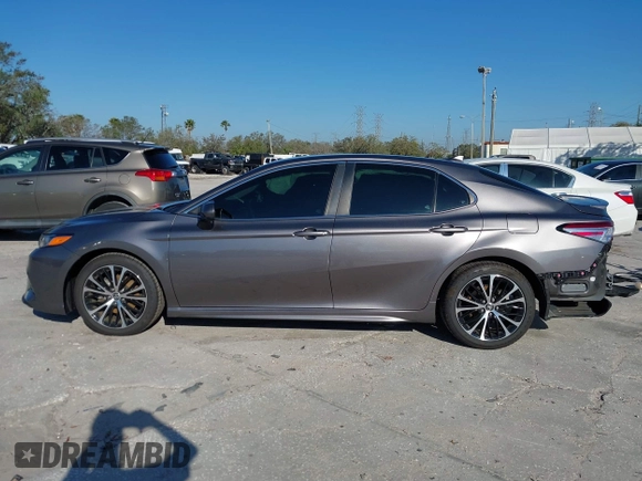 2020 Toyota Camry SE z VIN 4T1G11AK2LU392182, wystawiony jako IAAI lot #41667278 z przebiegiem 41 506 mil mil oraz . Historia ofert i sprzedaży dostępna na DreamBid. Obrazek 14.