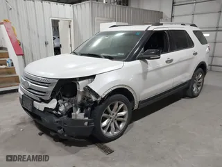 2011 Ford Explorer XLT with VIN 1FMHK8D82BGA53588, listed as a IAAI auction lot 41065278 with 191,006 mi miles. Bid and sale history available at carsss.com. Image 17.