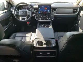 2024 Ford Expedition Max XLT z VIN 1FMJK1J87REA24817, wystawiony jako Copart lot #52189555 z przebiegiem 9 506 mil mil oraz Szkoda całkowita • Salvage title. Historia ofert i sprzedaży dostępna na DreamBid. Obrazek 8.