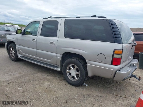 2004 GMC Yukon XL Denali with VIN 1GKFK66U64J169736, listed as a IAAI auction lot 41794342 with 249,043 mi miles. Bid and sale history available at carsss.com. Image 3.