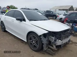 2020 Mercedes-Benz A 220 z VIN W1K3G4EB3LJ234065, wystawiony jako IAAI lot #42432494 z przebiegiem 45 230 mil mil oraz . Historia ofert i sprzedaży dostępna na DreamBid. Obrazek 1.