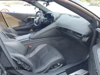 2023 Chevrolet Corvette 2LZ z VIN 1G1YE2D37P5601920, wystawiony jako IAAI lot #42228296 z przebiegiem 19 976 mil mil oraz . Historia ofert i sprzedaży dostępna na DreamBid. Obrazek 5.
