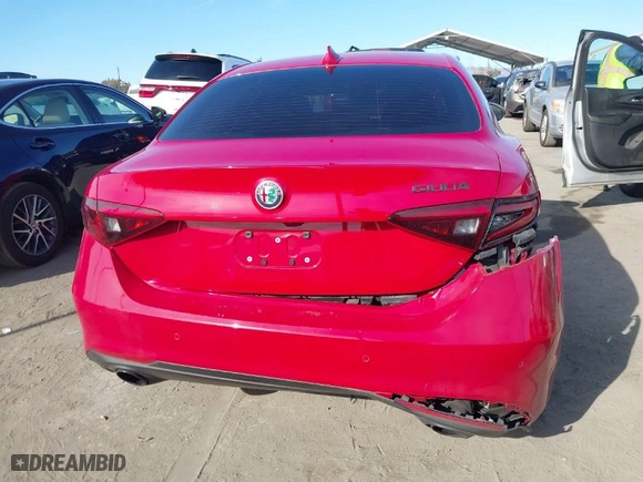 2020 Alfa Romeo Giulia with VIN ZARFAMAN3L7636390, listed as a IAAI auction lot 41356979 with 24,411 mi miles. Bid and sale history available at carsss.com. Image 16.