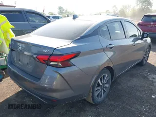 2021 Nissan Versa SV z VIN 3N1CN8EV8ML863691, wystawiony jako IAAI lot #42252948 z przebiegiem 97 339 mil mil oraz . Historia ofert i sprzedaży dostępna na DreamBid. Obrazek 4.